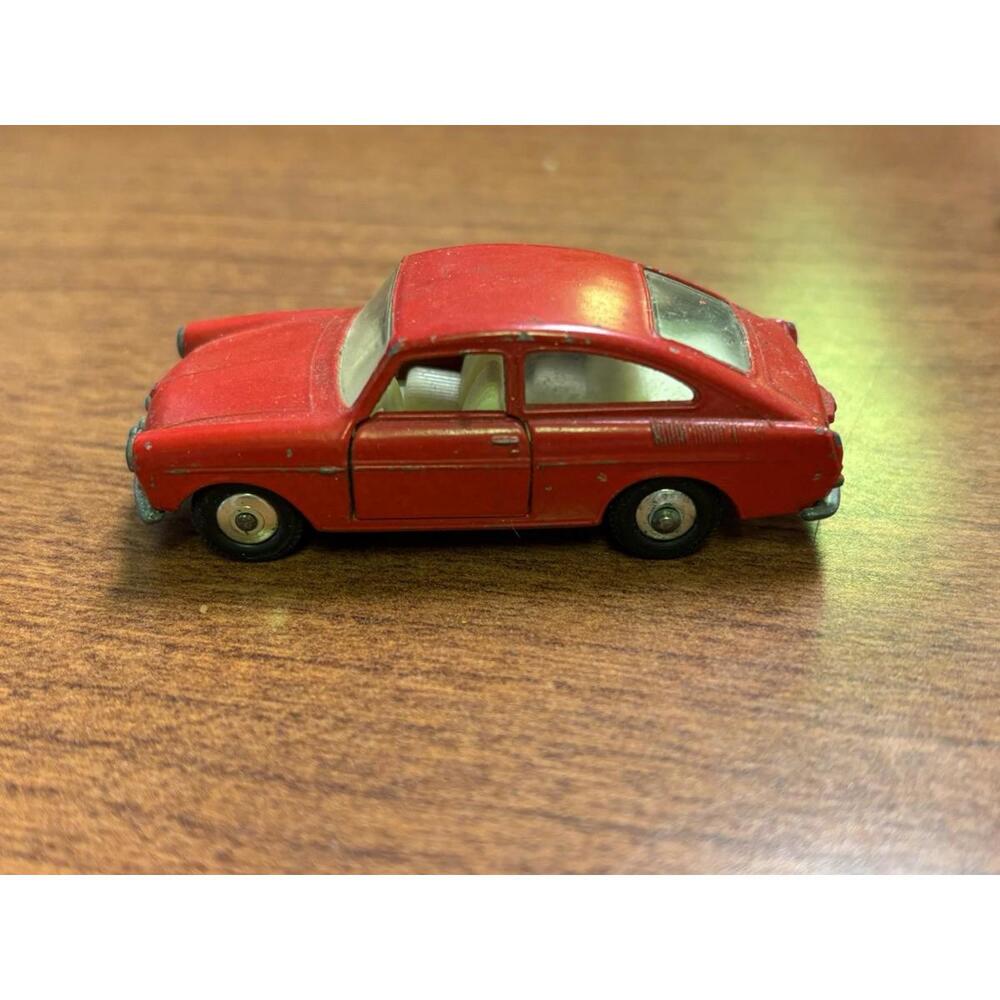 Vintage LESNEY Red VW VOLKSWAGEN 1600 TL Matchbox Series No 67